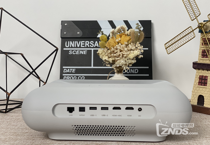 坚果o1评测4000元就可享受的超短焦投影真有这么好吗