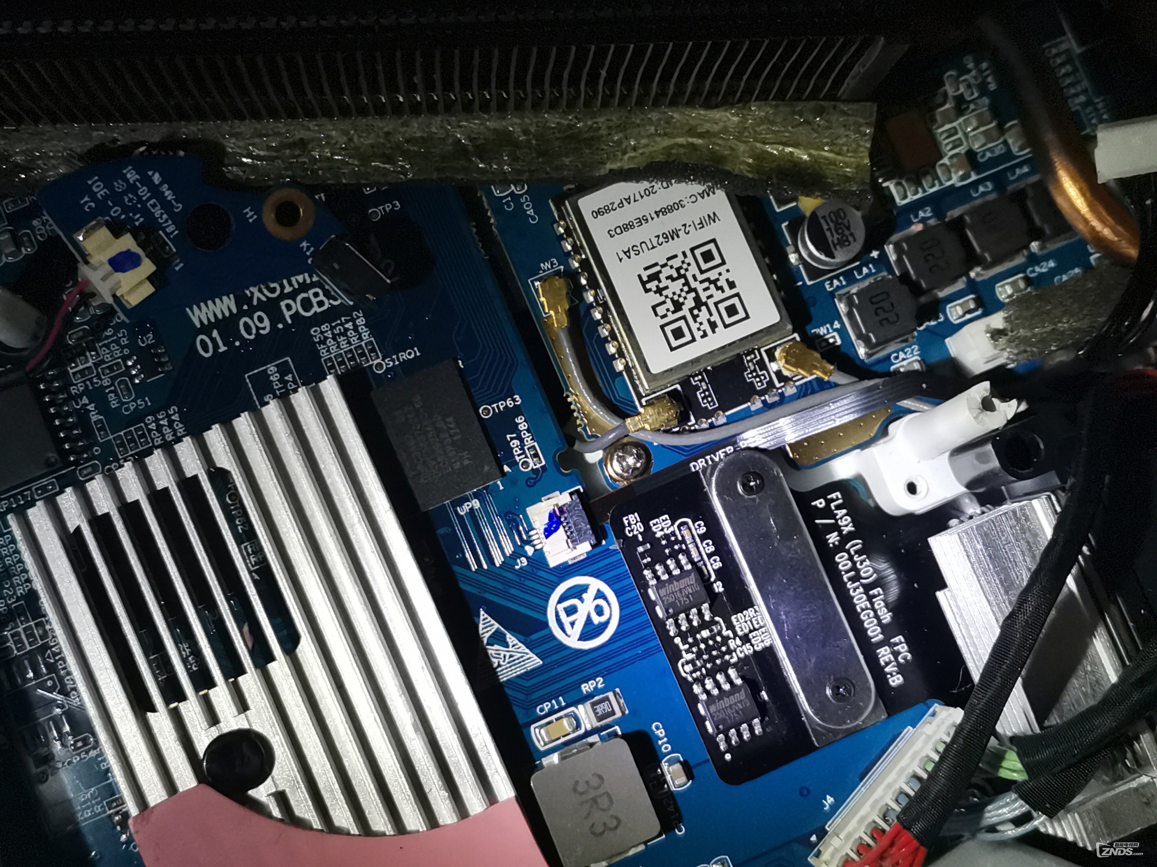 疱丁解牛极米投影z6拆机三动作霸道理解万岁