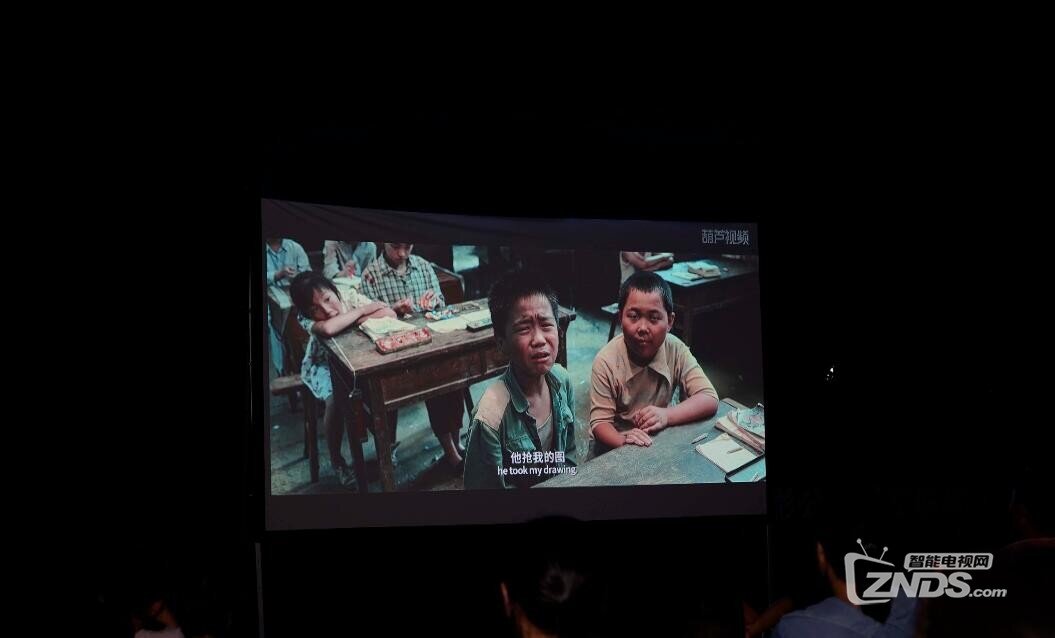 消暑公益！露天电影放映人招募计划，参与即得视频VIP月卡