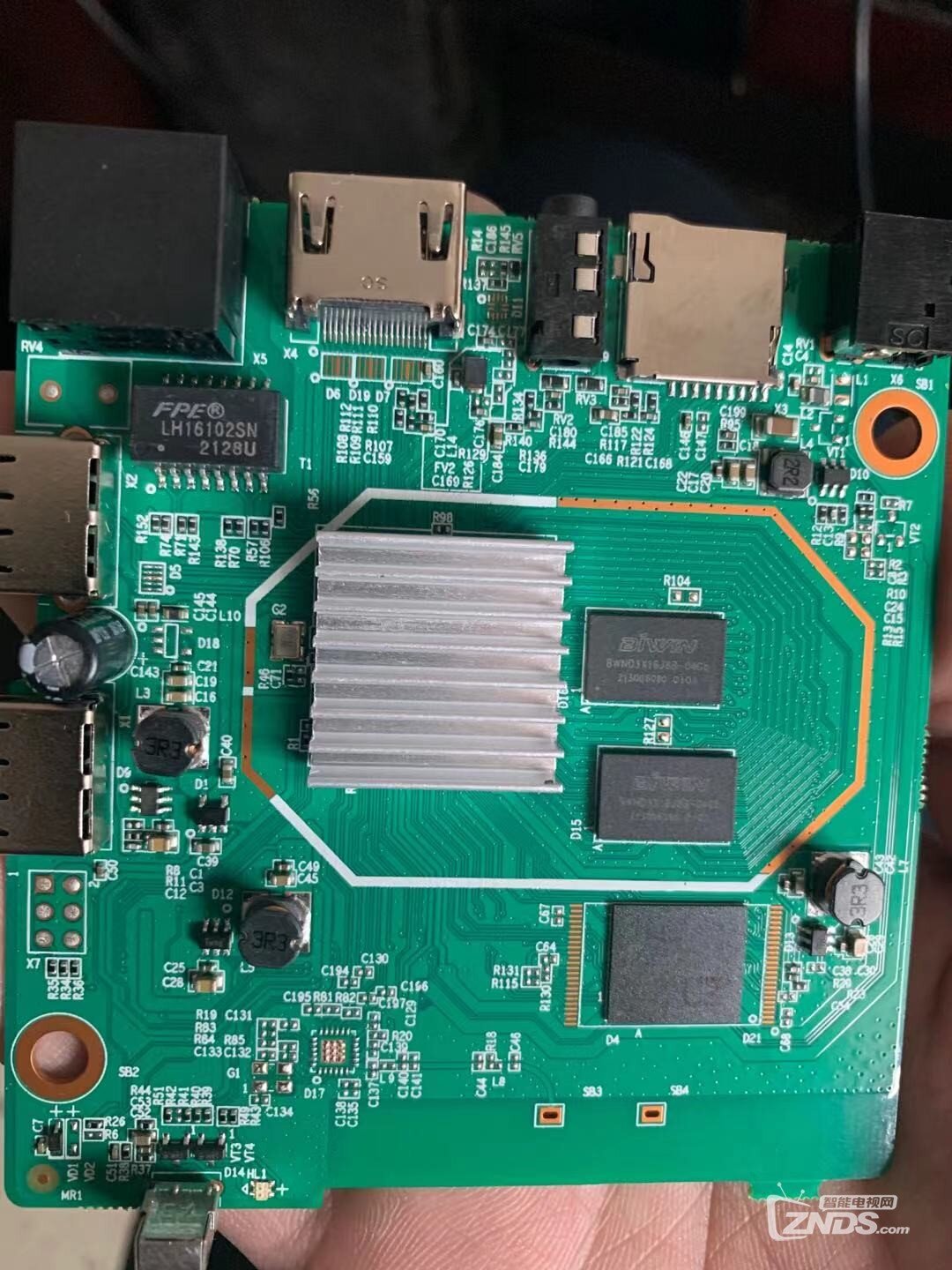 大佬指点下B860AV2.1 U的短接点短接C125不识别。_中兴机顶盒_ZNDS