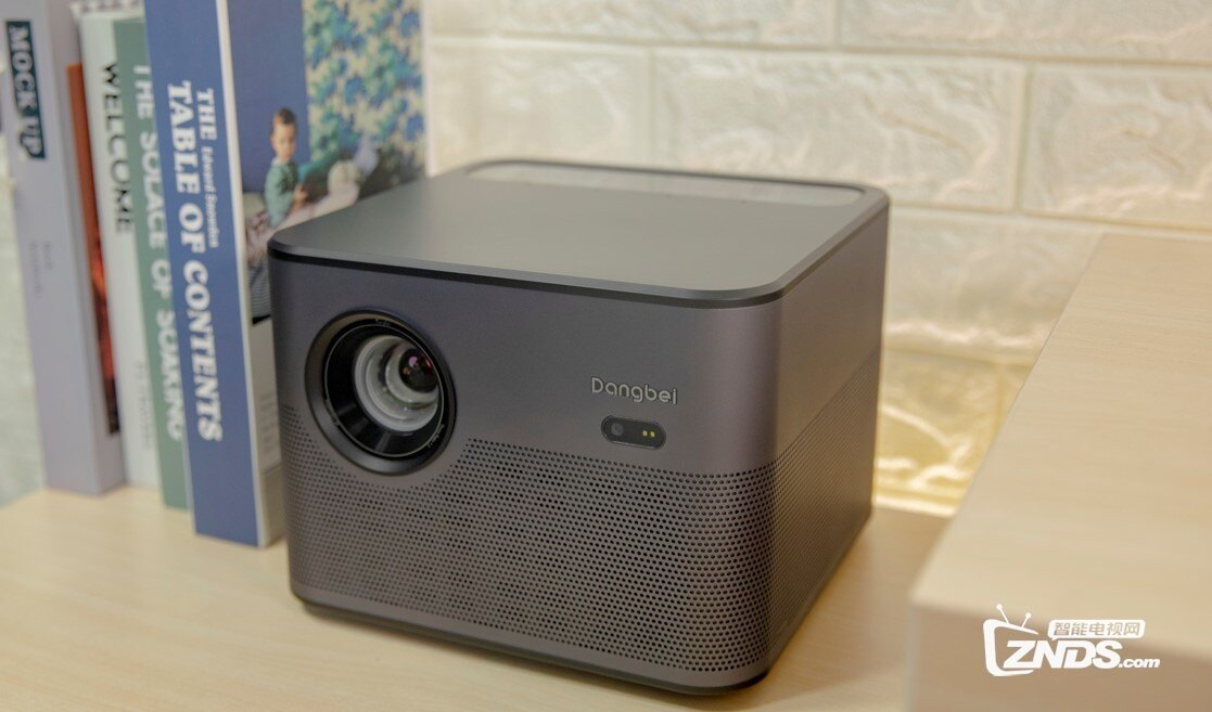 当贝F5投影仪.jpg