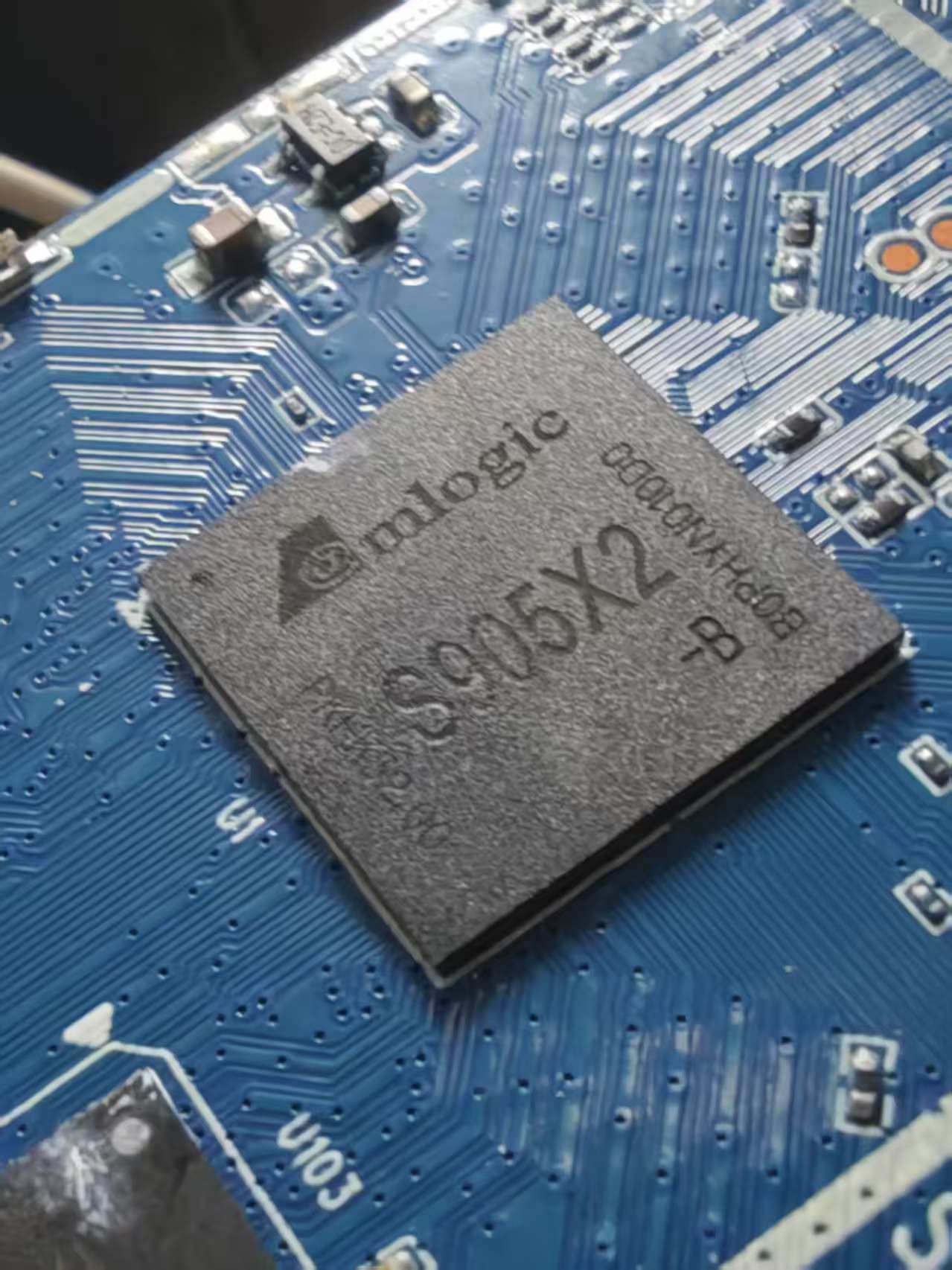 求助大神们这个奇葩S905X2盒子是什么型号的？？？