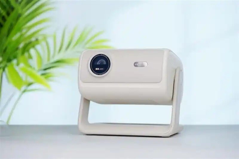 2000元价位投影仪推荐：当贝D7X，护眼三色激光卧室入门之选