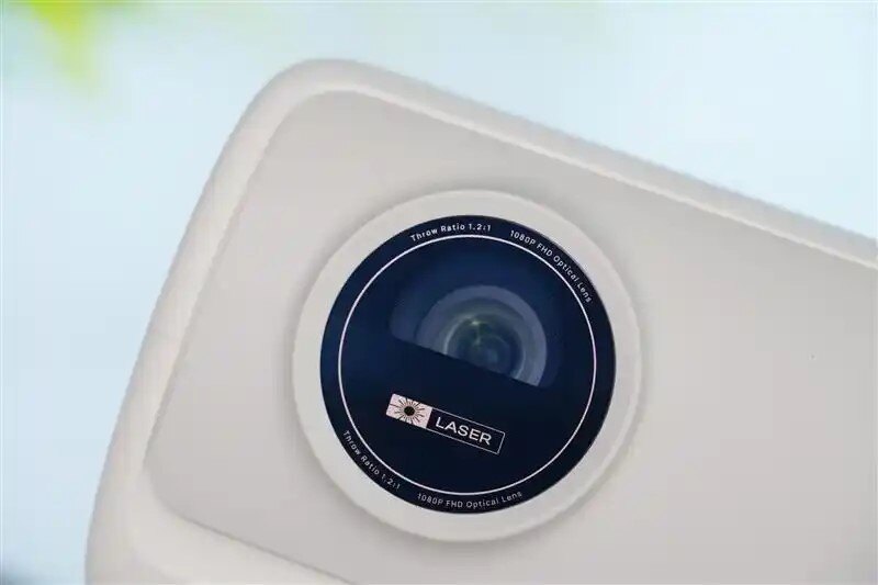 2000元价位投影仪推荐：当贝D7X，护眼三色激光卧室入门之选