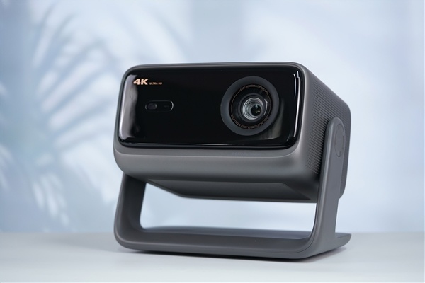 2026年家用投影仪怎么选？从亮度到场景推荐，一文帮你搞懂