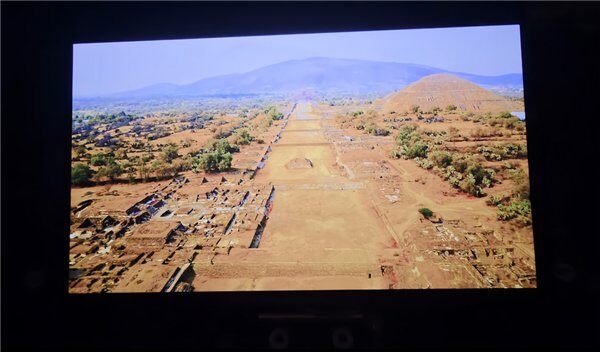 买电视还是投影仪？当贝S7 Ultra Max对比电视家庭影院效果