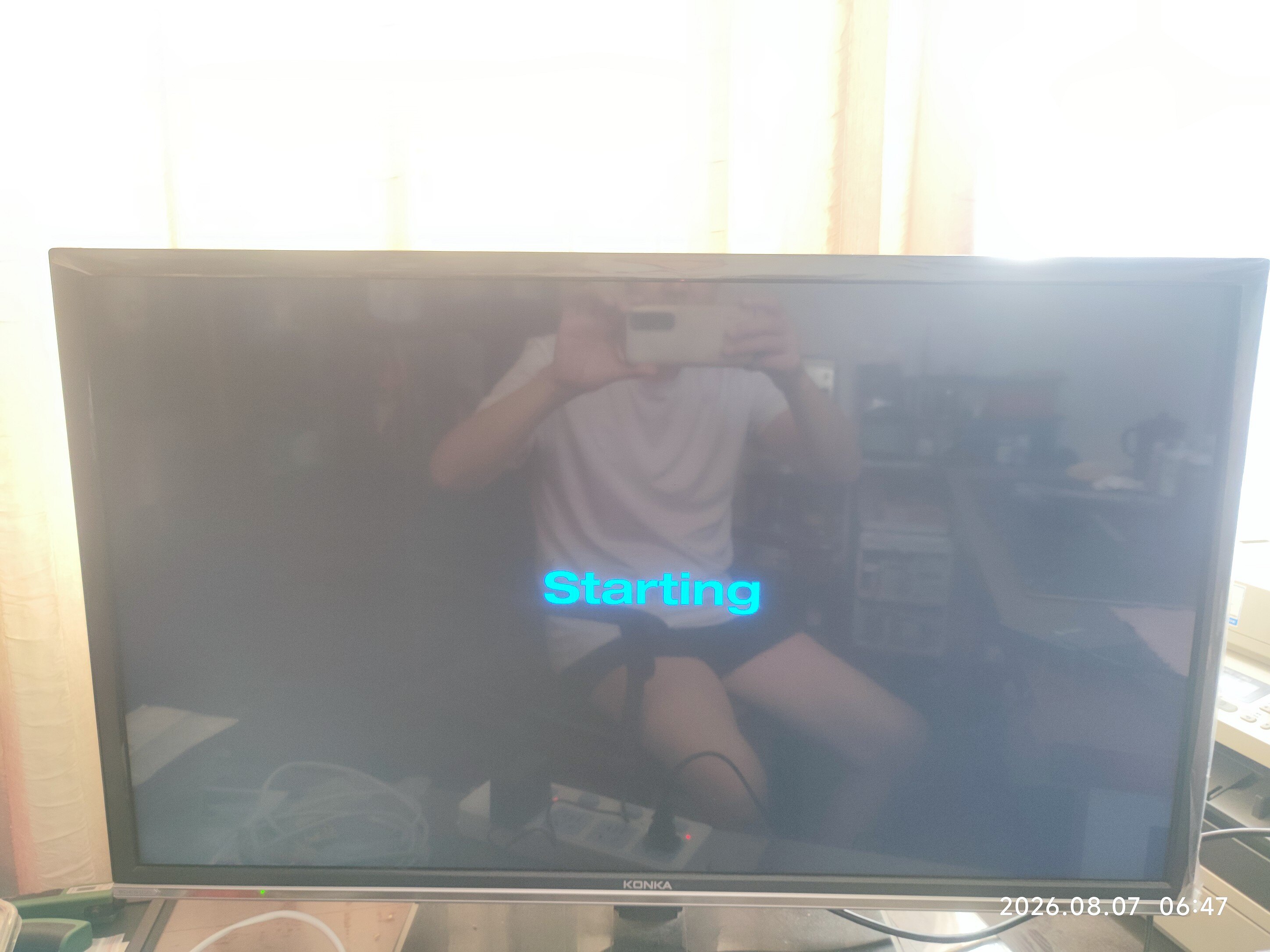 卡在启动_眸目压缩.jpg